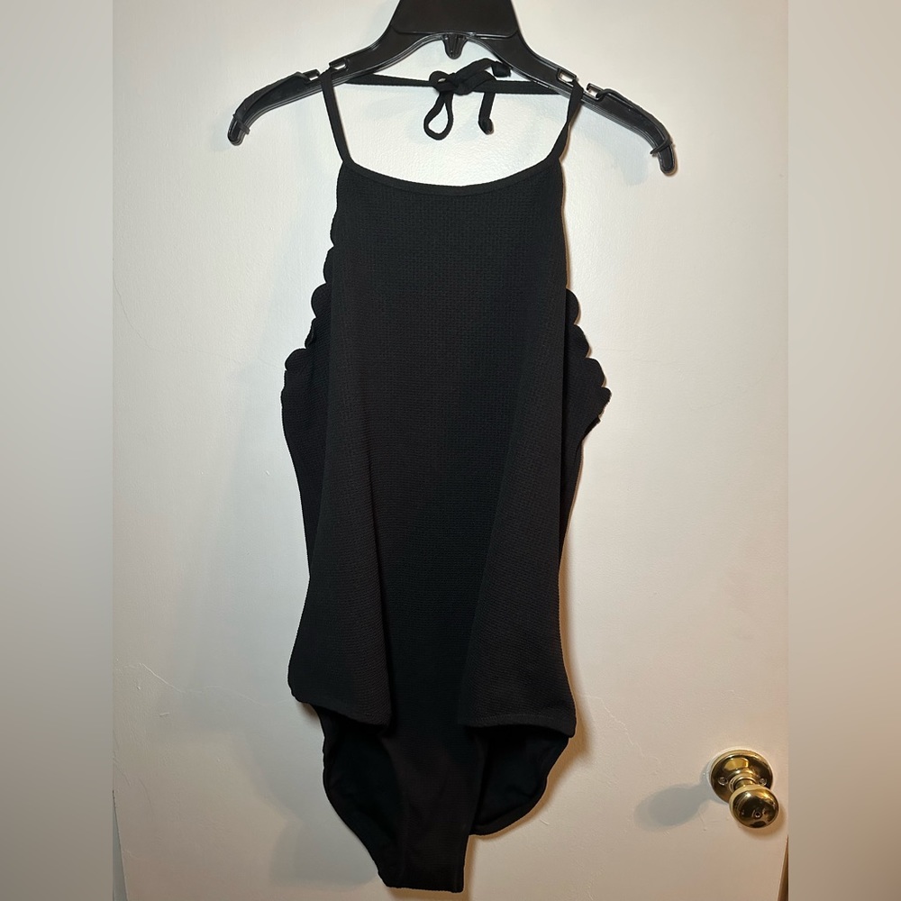 NWT Old Navy black scallop halter one piece swim suit size XXL